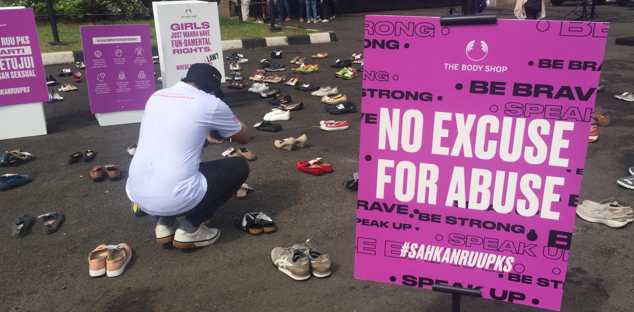 ‘Shoes in Silence’: 500 Jejak Awal The Body Shop Indonesia Dorong #SahkanRUUPKS