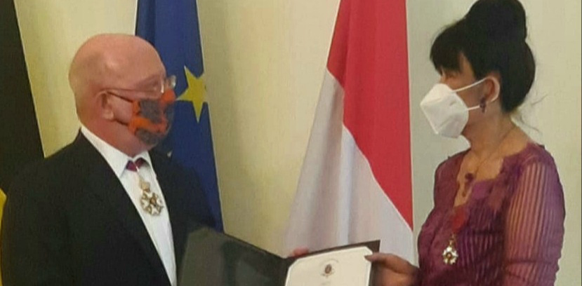 Julia Suryakusuma Terima Penghargaan dari Pemerintah Belgia