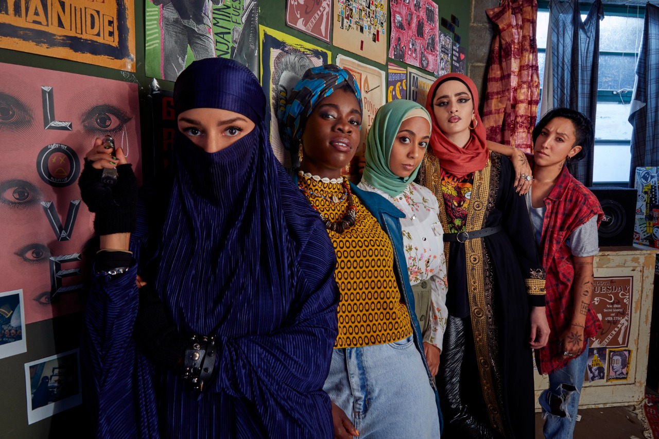 ‘We Are Lady Parts’: Perempuan Muslim ‘Ngepunk’, Kenapa Tidak?