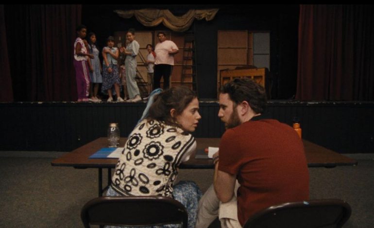 Review ‘Theater Camp’: Surat Cinta Buat Para Pecinta Teater