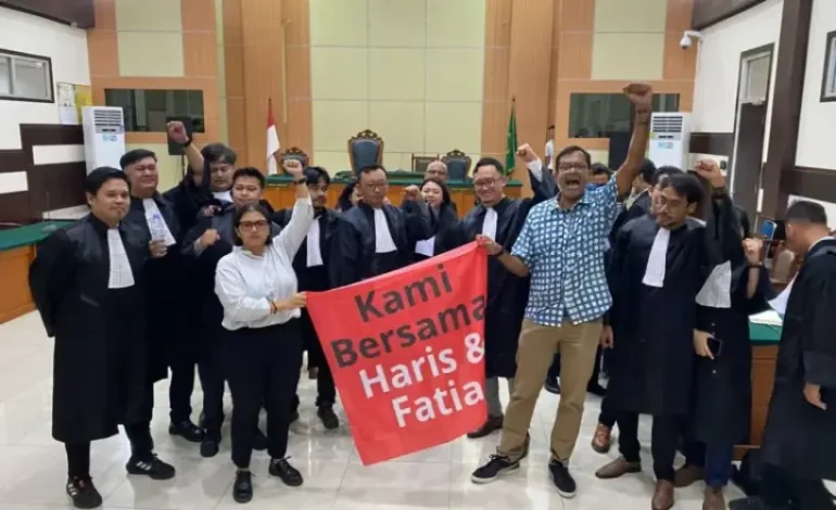 Tok! Fatia-Haris Bebas tapi Kriminalisasi UU ITE Tetap Intai Kita