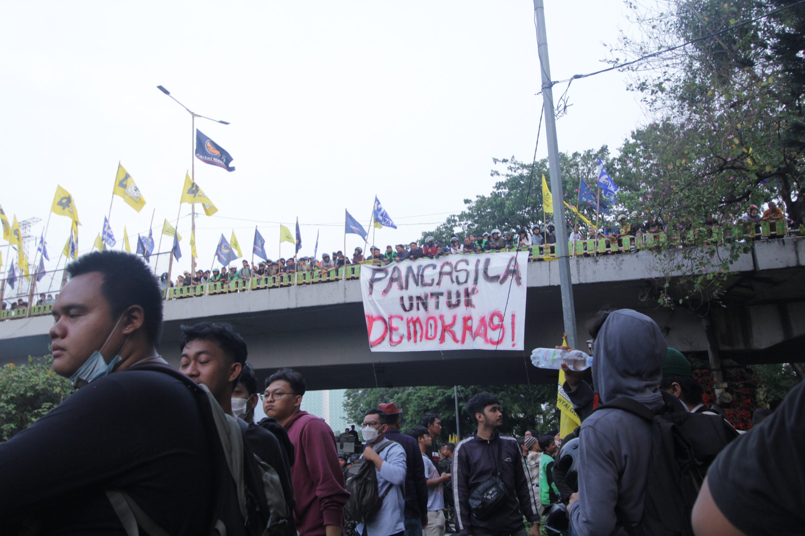 Pasca-Aksi Tolak RUU Pilkada KPU Masih Ikuti Aturan Lama, Masyarakat: #BatalkanBukanTunda