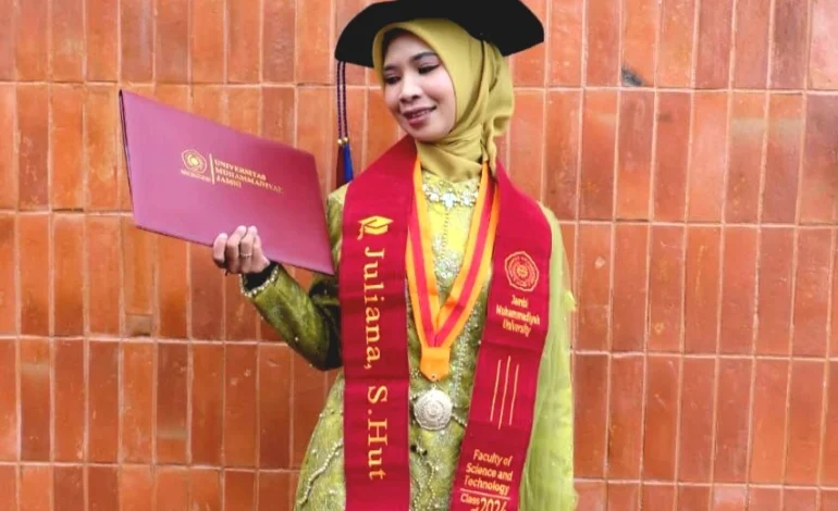 Juliana Melawan Stigma: Kisah Sarjana Perempuan Pertama dari Suku Anak Dalam 
