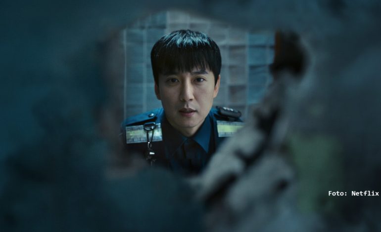 Review ‘Trigger’: Saat Kegagalan Negara Dijawab dengan Moncong Senjata