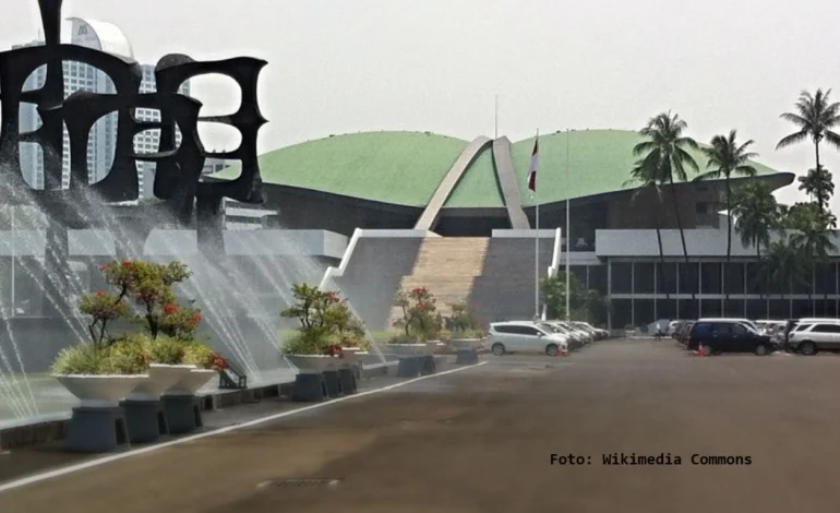 gedung dpr tidak cocok jadi tempat wakil rakyat