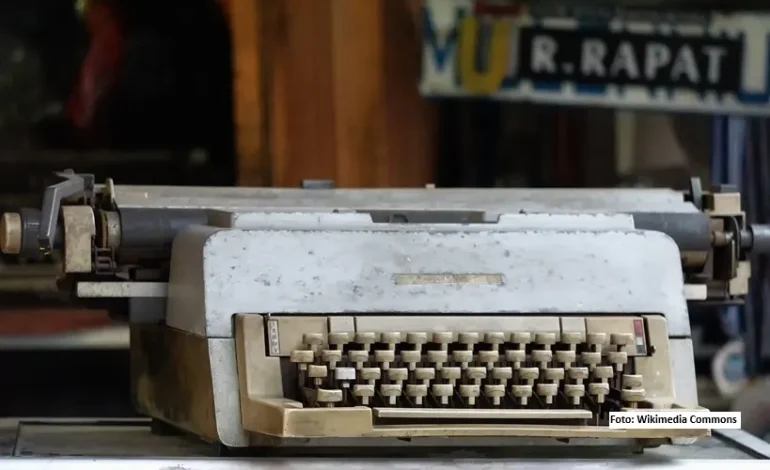 Mesin Tik: Sahabat Karib Perempuan yang Jadi Simbol Pembebasan 