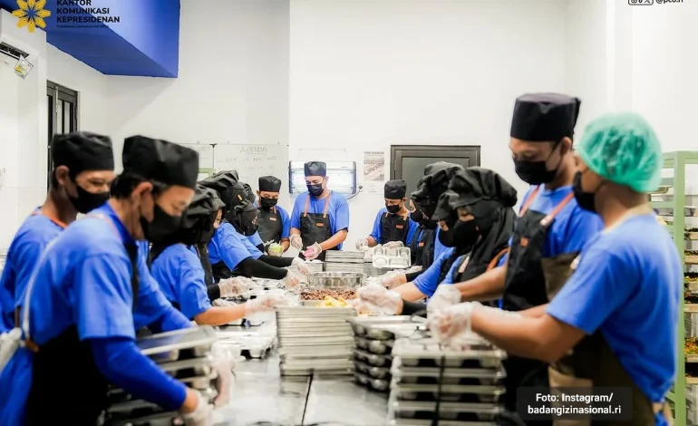 Ada Jejak Orba dalam Setiap Ompreng MBG