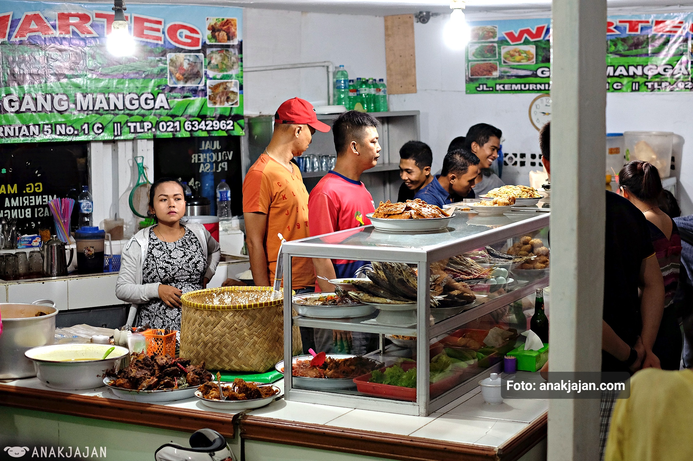 Janji Setengah Hati: Tak Ada ‘Sweeping’ Saat Puasa, tapi Jam Operasional Tempat Makan Dibatasi 