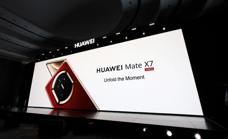 Huawei Mate X7 Resmi Hadir di Indonesia,  Tawarkan Desain Lipat Tipis dan Kamera ‘Flagship’
