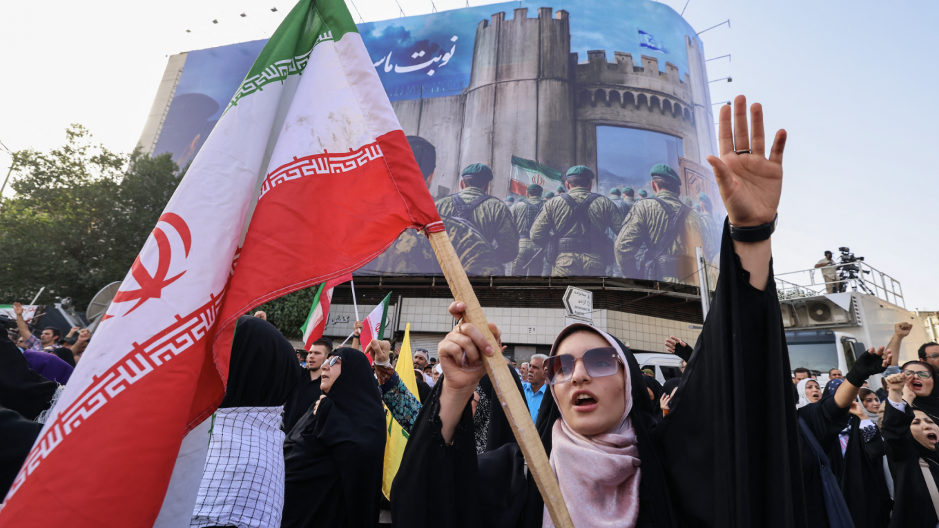 Rugikan Kelompok Rentan, Perempuan Aktivis Kecam Serangan AS-Israel ke Iran