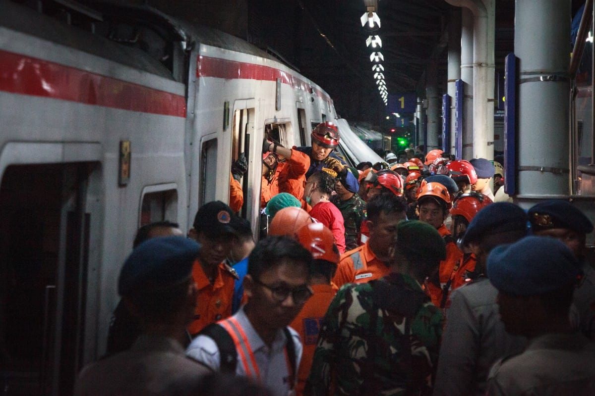 Yang Kita Tahu Sejauh ini tentang Duka di Stasiun Kereta Bekasi Timur