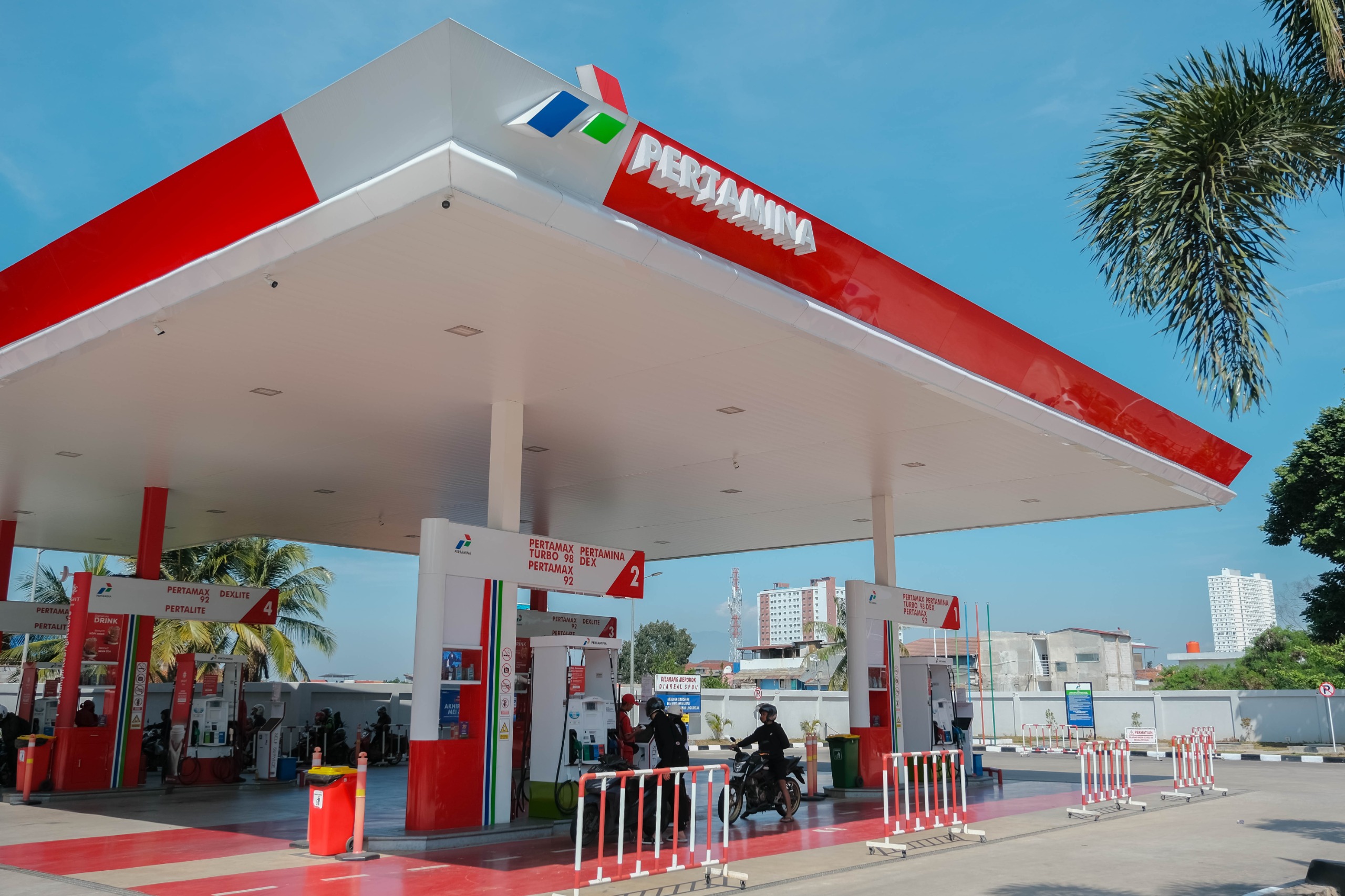 Bahlil: “Dampak BBM dan LPG Nonsubsidi Naik Cuma pada Orang Mampu”, Apa Betul?