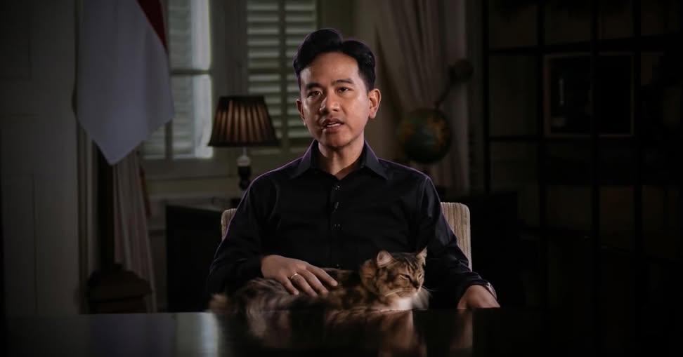 Kenapa Kita Lebih Ingat Kucing Gibran daripada Pesan AI-nya?