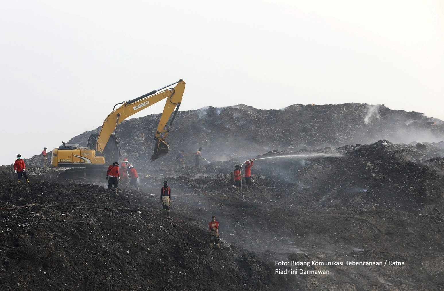 TPA Jatiwaringin kebakaran