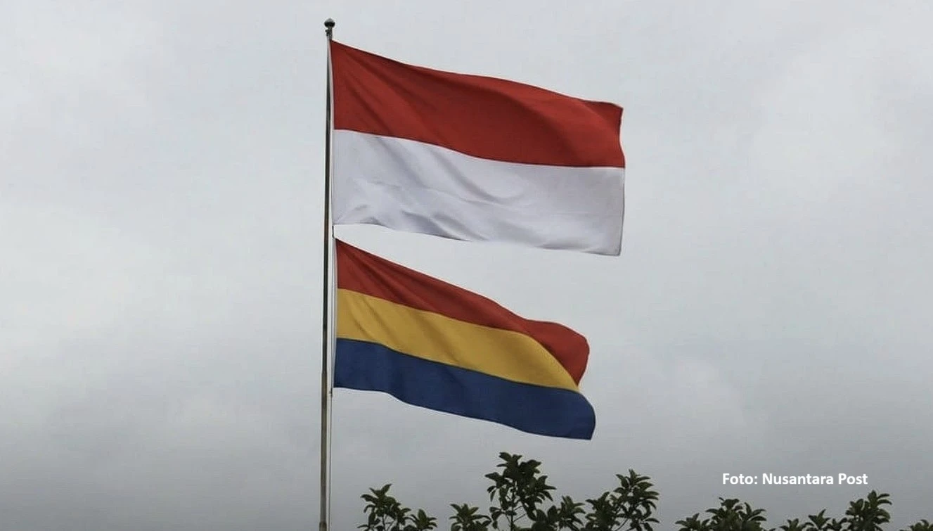 bendera dayak borneo berkibar