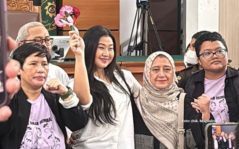 Hasil Putusan Laras Faizati: Bersalah dengan Pidana Pengawasan di Luar Penjara Hasil Putusan Laras Faizati: Bersalah dengan Pidana Pengawasan di Luar Penjara