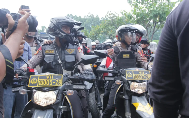 Tembakan Gas Air Mata ke Pelajar Sebelum Jam 5, Polisi: Kalian Tugasnya Belajar Tembakan Gas Air Mata ke Pelajar Sebelum Jam 5, Polisi: Kalian Tugasnya Belajar