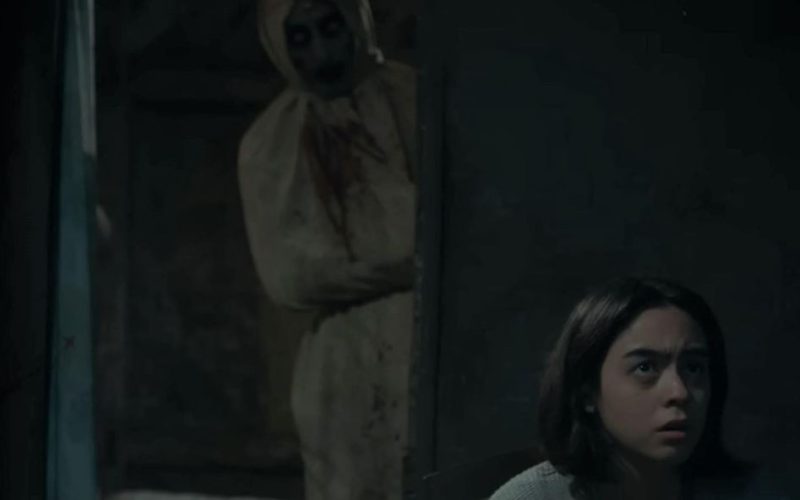 Teror Pocong, Jam Malam, dan Cara Ketakutan Kendalikan Kita